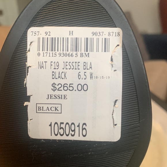 Classic Black Leather and Buckle Boot - BRAND NEW - Picture 9 of 14